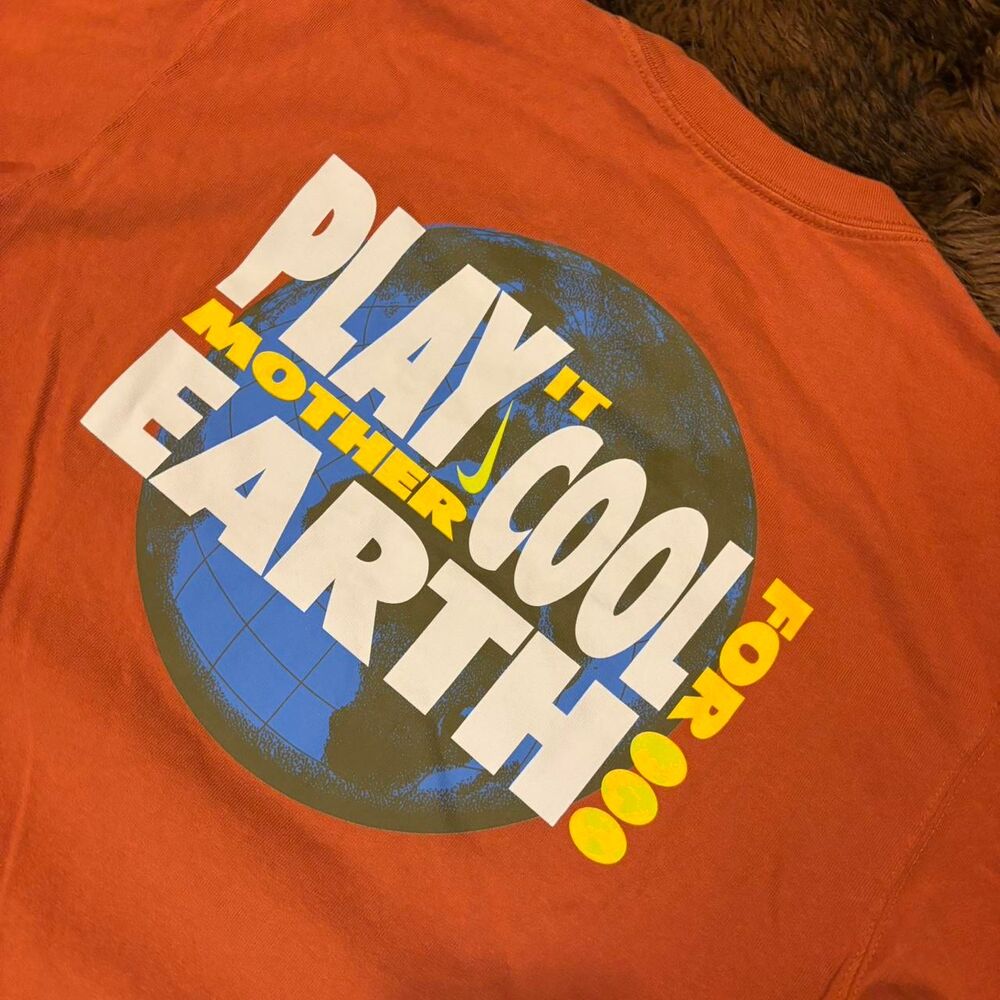 Nike Brown Heavyweight t-shirt graphic globe design, size S Loose Fit Earth Day